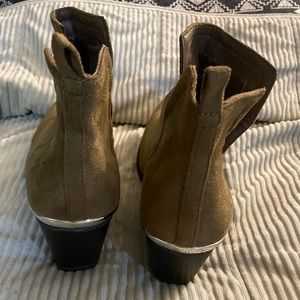 Size 10 women’s boots